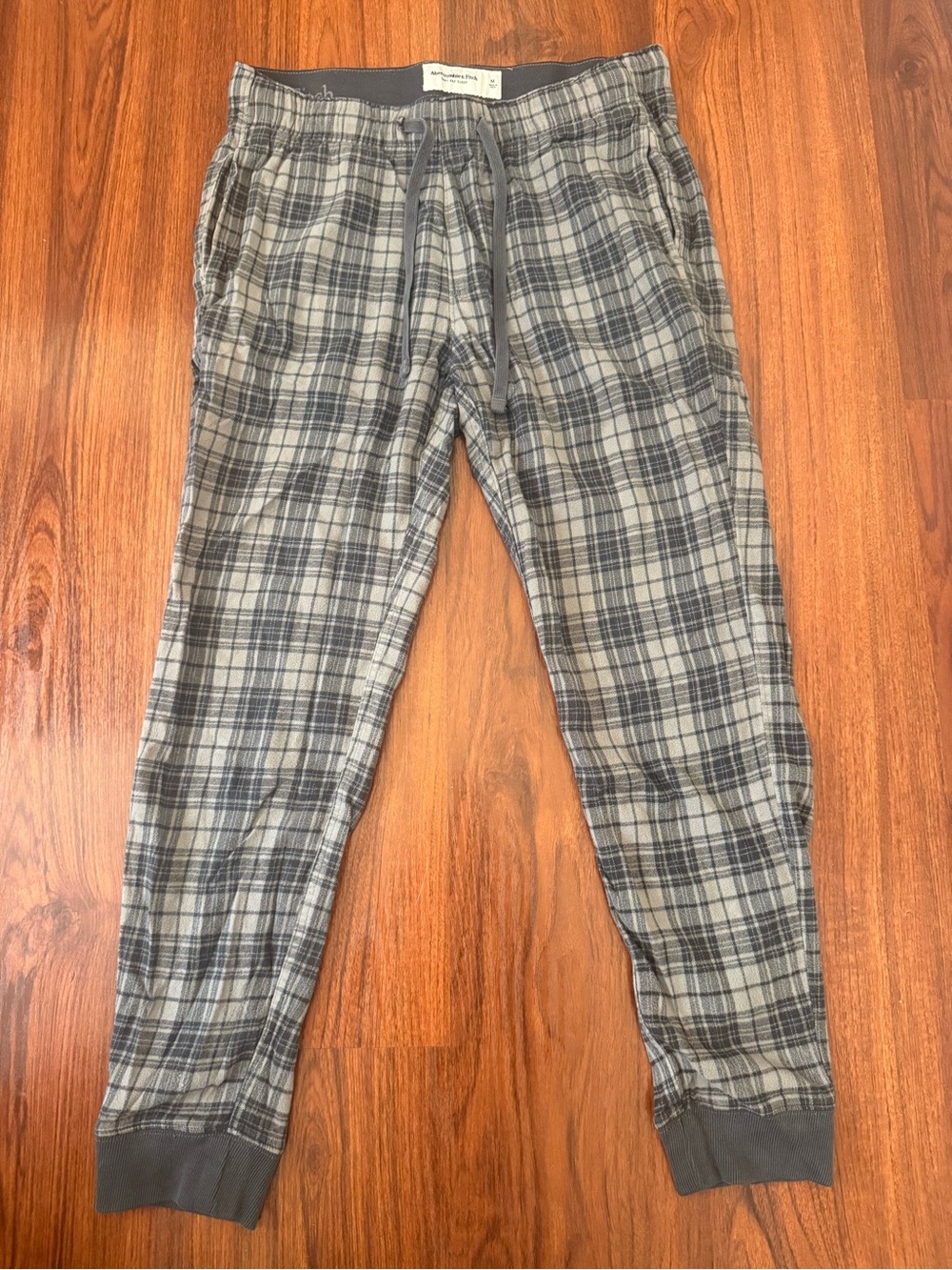 Men's Gray Plaid Lounge Pants - Lightweight Comfort